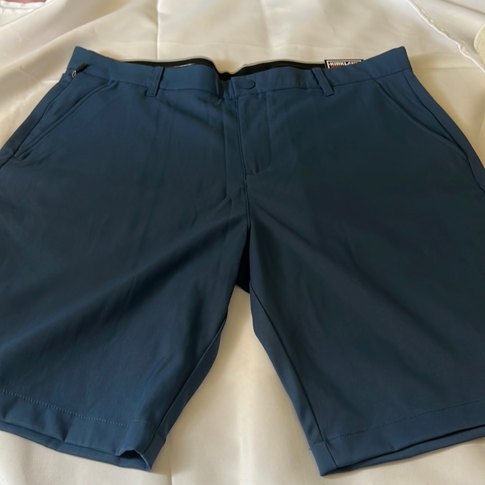 Kirkland performance shorts size 38